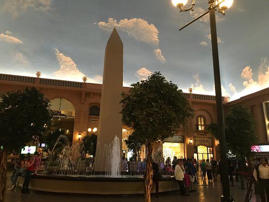 el Centro de Convivencia en Mundo E